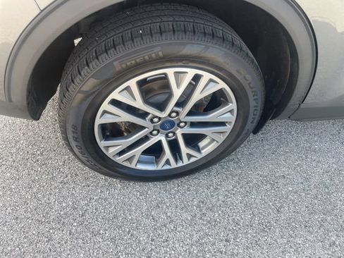 Used 2022 Ford Escape SEL AWD/4WD image 14