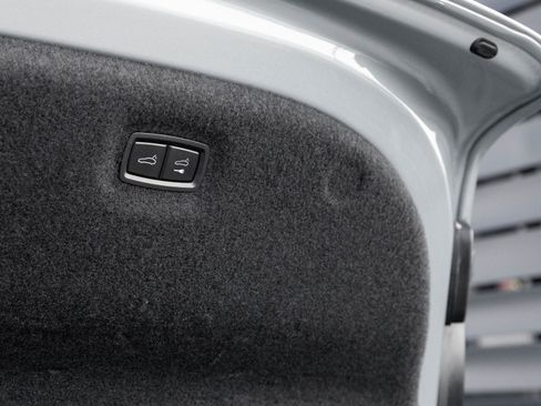 Certified 2023 Porsche Taycan image 29