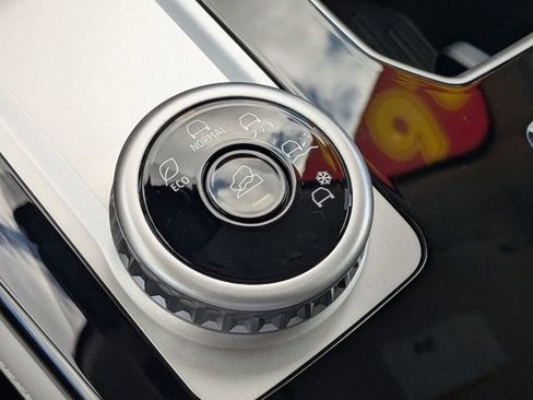 New 2026 Mitsubishi Outlander SE image 32