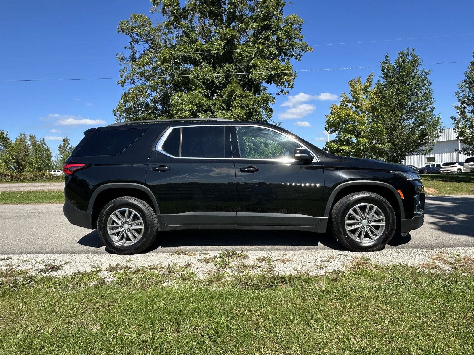 Used 2023 Chevrolet Traverse LT FWD image 27