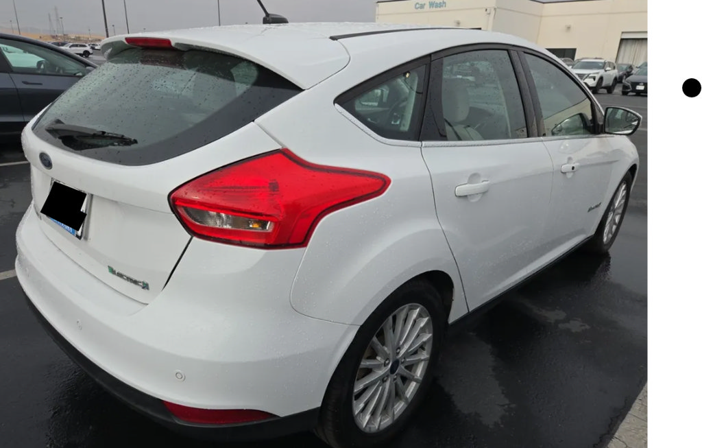 Used 2017 Ford Focus Electric Hatchback FWD image 2