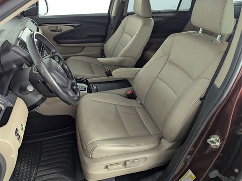 Used 2019 Honda Pilot Elite image 12