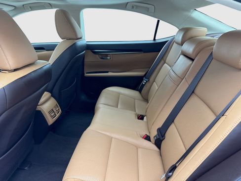Used 2018 Lexus ES 350 w/ Premier Package FWD image 39