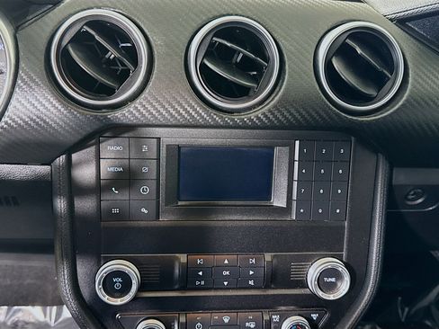 Used 2019 Ford Mustang Coupe image 18