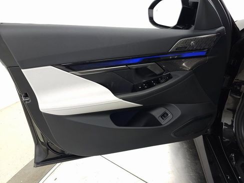 New 2026 BMW M5 Touring image 10