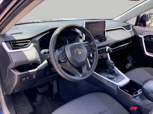 Used 2025 Toyota RAV4 XLE AWD/4WD image 17