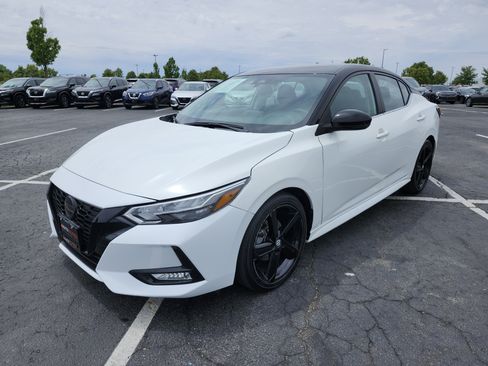 Used 2023 Nissan Sentra SR w/ Midnight Edition Package FWD image 12
