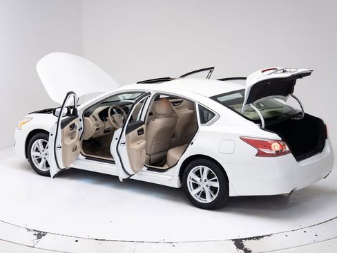 Used 2013 Nissan Altima 2.5 SL w/ Technology Pkg FWD image 33