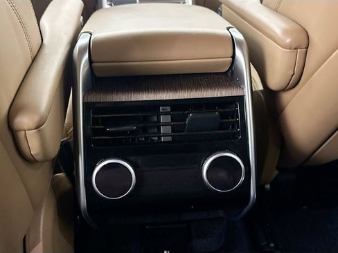 Certified 2025 Land Rover Range Rover SE AWD/4WD image 26