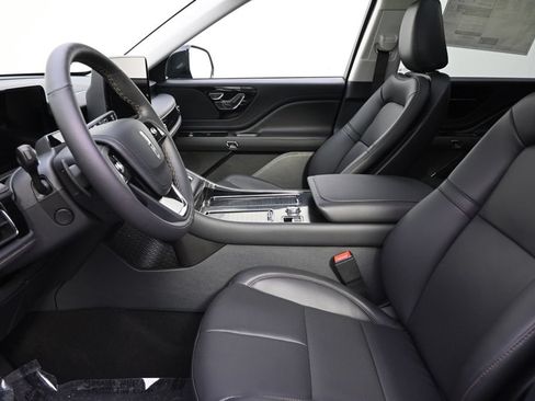 New 2026 Lincoln Aviator AWD w/ Jet Appearance Package image 13