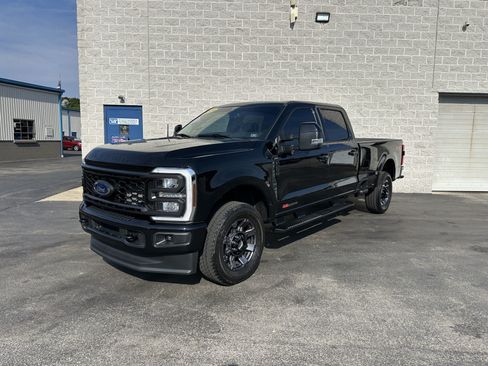 Used 2024 Ford F250 Lariat w/ Sport Appearance Package AWD/4WD image 2