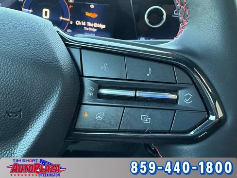Used 2025 Chevrolet Equinox EV RS FWD image 34