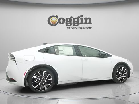 New 2026 Toyota Prius Plug-In Hybrid image 16