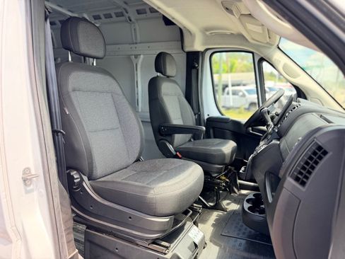 Used 2023 RAM ProMaster 3500 w/ Premium Convenience Group FWD image 17