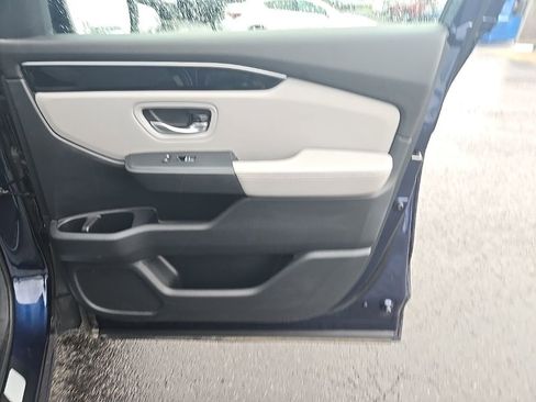 Used 2025 Honda Pilot EX-L image 31