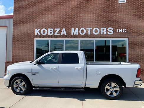Used 2019 RAM 1500 Big Horn AWD/4WD image 3