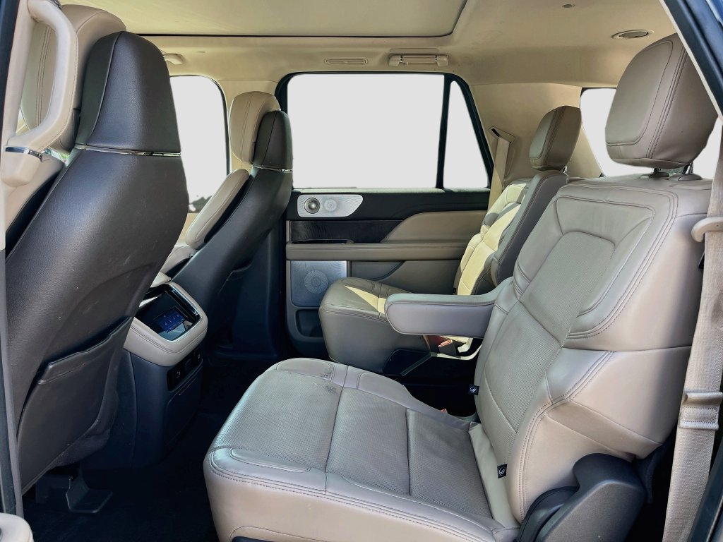 Used 2022 Lincoln Navigator L Reserve AWD/4WD image 26