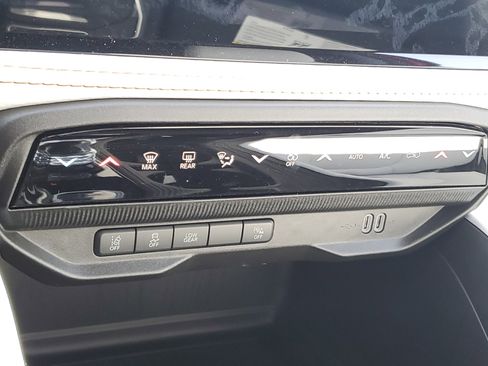 New 2026 Jeep Cherokee Limited image 18