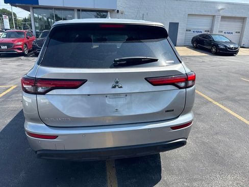 Used 2024 Mitsubishi Outlander SE AWD/4WD image 4