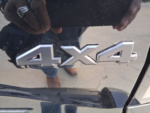 New 2026 Nissan Frontier SV image 6