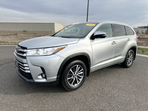 Used 2018 Toyota Highlander XLE image 1