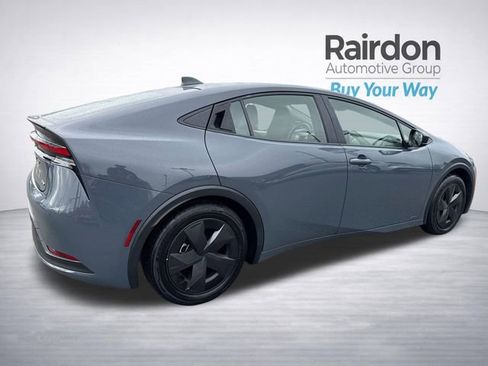 Used 2025 Toyota Prius LE image 9