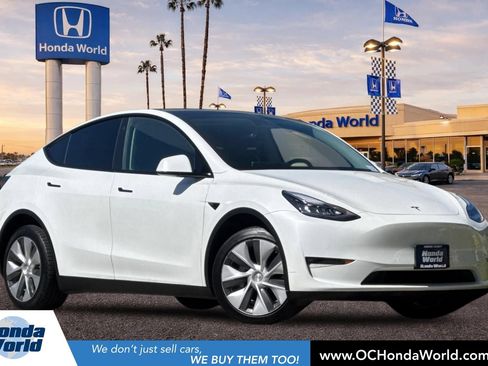 Used 2021 Tesla Model Y Long Range AWD/4WD image 1
