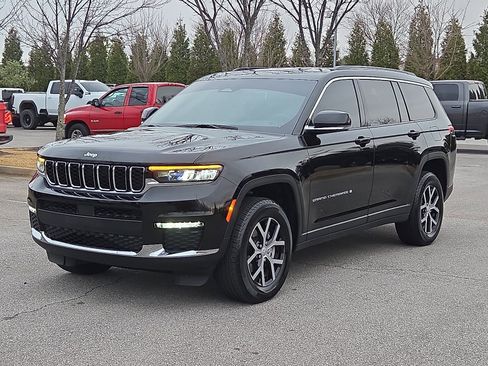 Used 2025 Jeep Grand Cherokee L Limited image 2