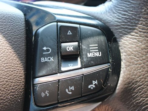 Used 2022 Ford Explorer King Ranch w/ Premium Technology Package RWD image 43