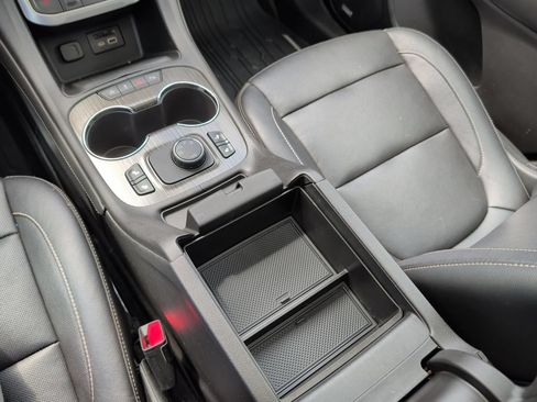 Used 2020 GMC Acadia SLT w/ LPO, Floor Liner Package AWD/4WD image 25