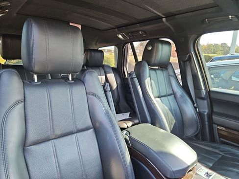 Used 2016 Land Rover Range Rover HSE image 9