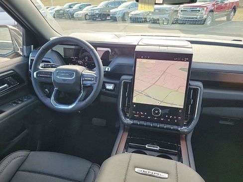 New 2026 GMC Yukon Denali image 9