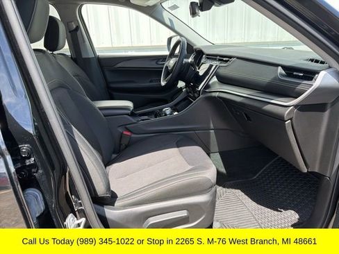 Used 2023 Jeep Grand Cherokee Laredo w/ Luxury Tech Group I AWD/4WD image 41