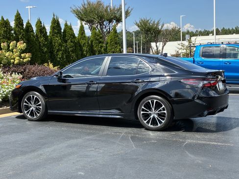 Used 2024 Toyota Camry SE FWD image 8