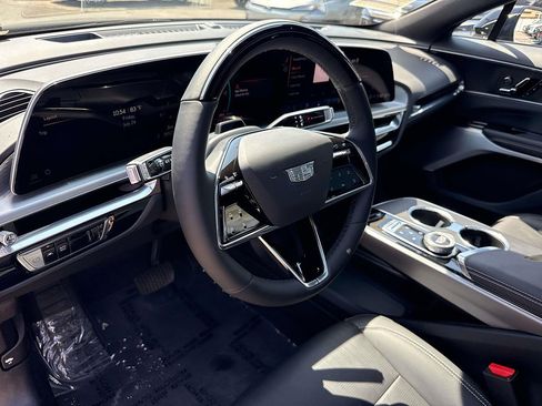 Used 2024 Cadillac Lyriq Luxury AWD/4WD image 28