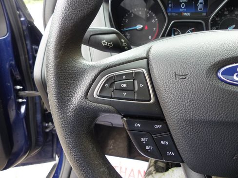 Used 2017 Ford Focus SEL FWD image 25