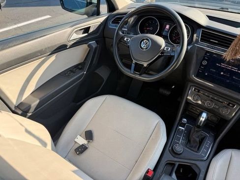 Used 2020 Volkswagen Tiguan SE w/ Panoramic Sunroof Package AWD/4WD image 8