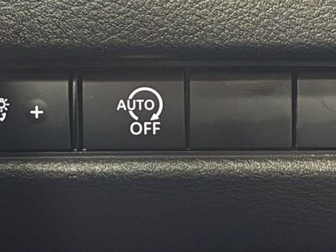 Used 2023 Nissan Rogue S image 15