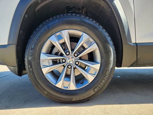 Used 2025 Chevrolet Equinox LT AWD/4WD image 21