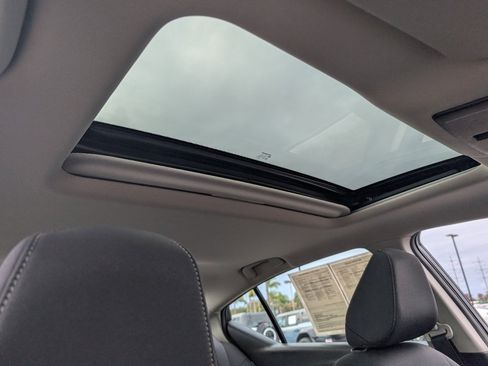 Used 2019 Nissan Altima 2.5 SV image 3