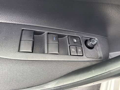 Used 2020 Toyota Corolla LE image 11