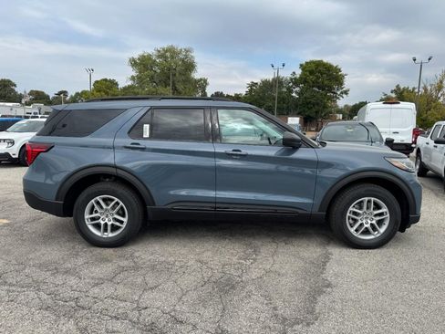 New 2026 Ford Explorer Active image 2