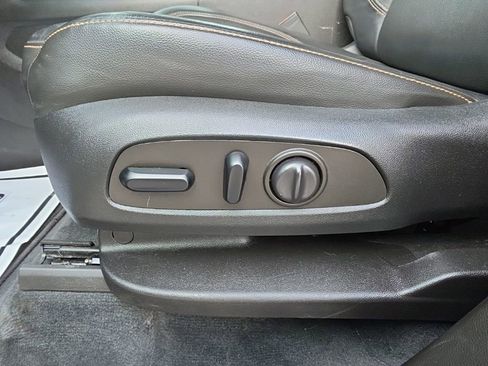 Used 2021 Chevrolet Traverse RS image 25