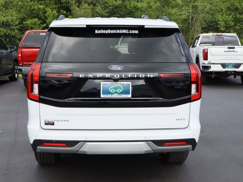 Used 2025 Ford Expedition Max Platinum AWD/4WD image 8