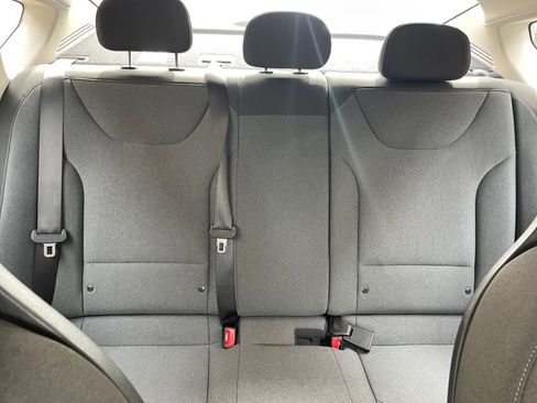 Used 2025 Kia K4 LXS image 37