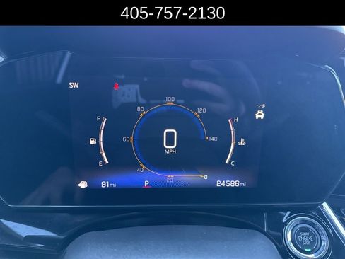 Used 2025 Chevrolet Trax RS w/ Driver Confidence Package FWD image 19