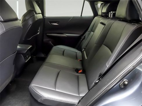 Certified 2022 Toyota Venza XLE image 10