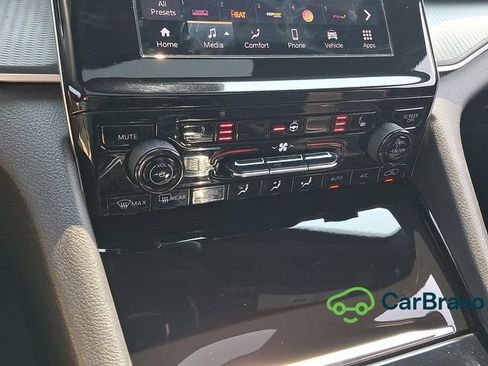 Used 2023 Jeep Grand Cherokee L Laredo AWD/4WD image 17