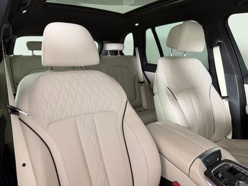 Used 2025 BMW X5 M60i AWD/4WD image 31