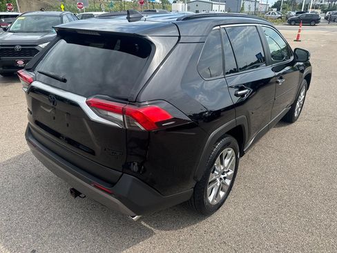 Used 2020 Toyota RAV4 Limited AWD/4WD image 9